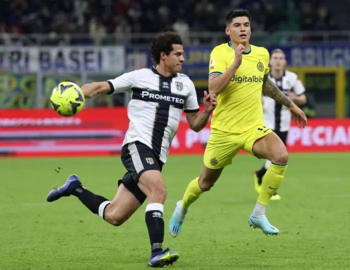 南宫电竞赛事-包含欧超杯转会期再迎强敌；拉齐奥防线松动；主帅态度：信心回归；球探报告显示潜力的词条