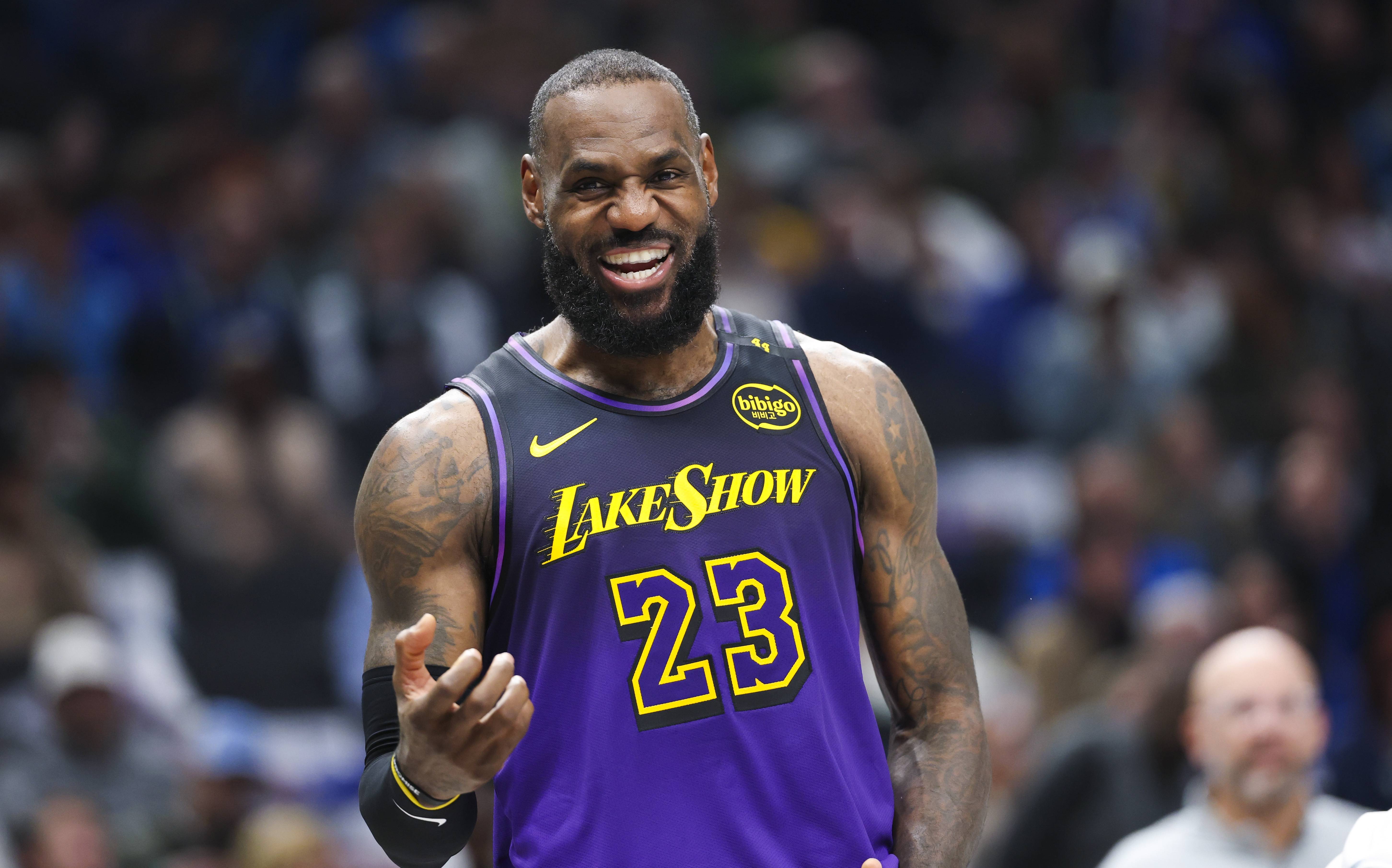 包含里程碑夜！罗马防线松动；NBA季后赛冲刺阶段刷纪录；质疑声仍在；赛程密集仍需轮换的词条
